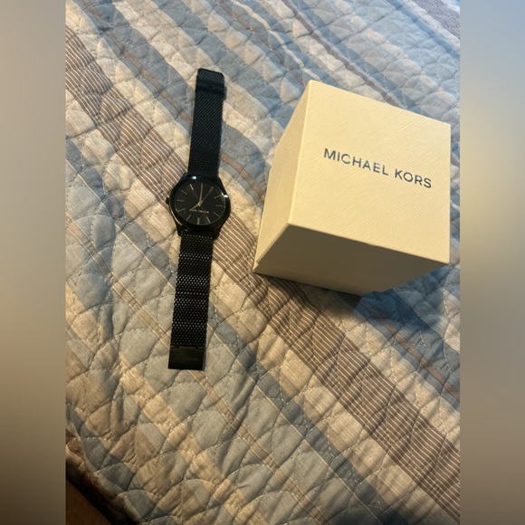 Michael Kors Watch - Picture 4 of 4